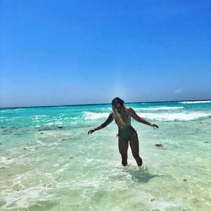 Meet your Posher, Shay